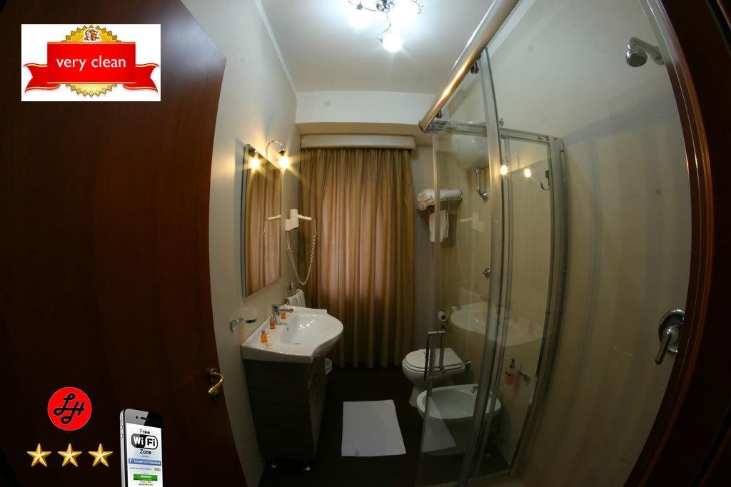 קאסוריה Hotel Luxor מראה חיצוני תמונה