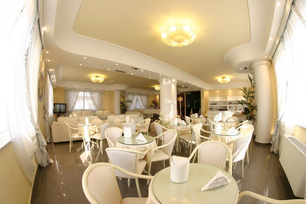 קאסוריה Hotel Luxor מראה חיצוני תמונה