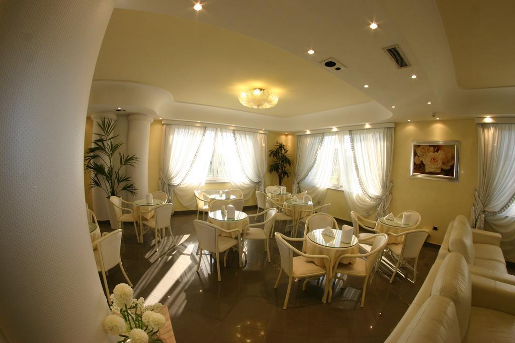 קאסוריה Hotel Luxor מראה חיצוני תמונה