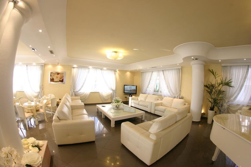 קאסוריה Hotel Luxor מראה חיצוני תמונה