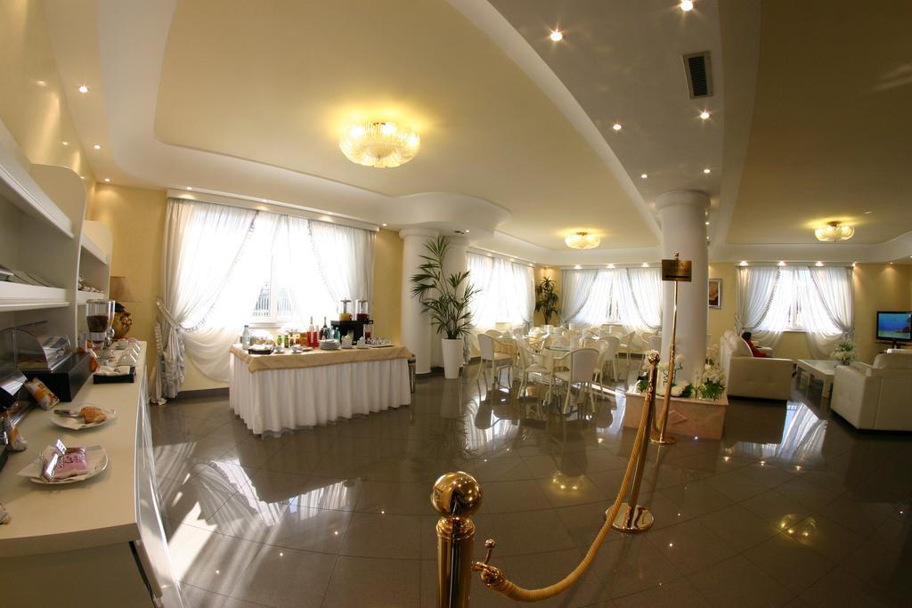 קאסוריה Hotel Luxor מראה חיצוני תמונה