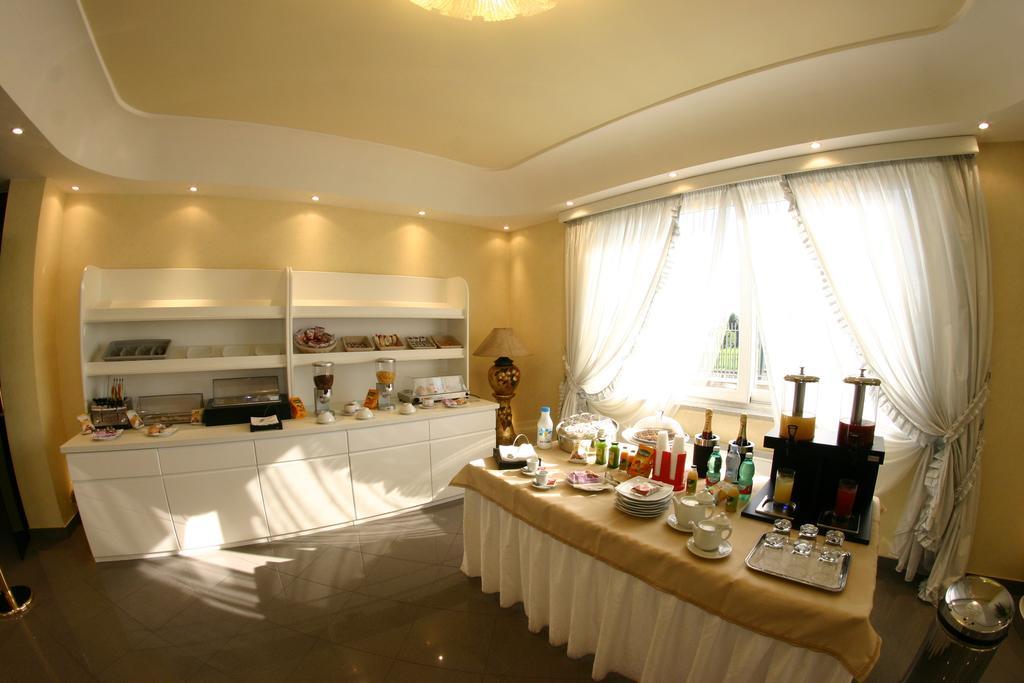 קאסוריה Hotel Luxor מראה חיצוני תמונה