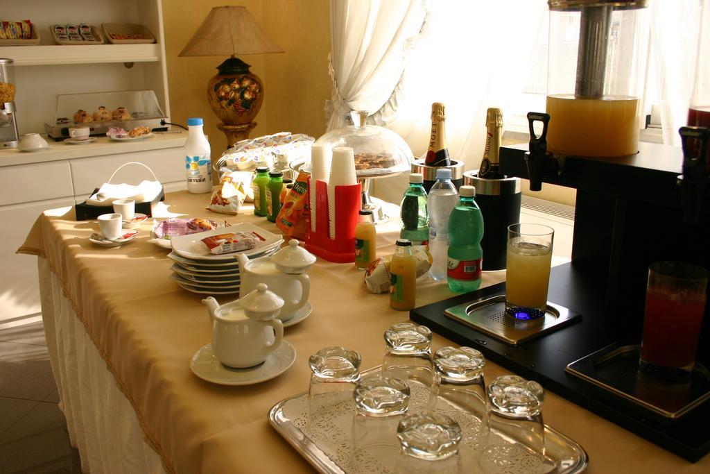 קאסוריה Hotel Luxor מראה חיצוני תמונה