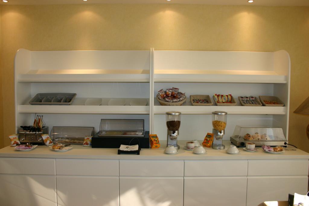 קאסוריה Hotel Luxor מראה חיצוני תמונה