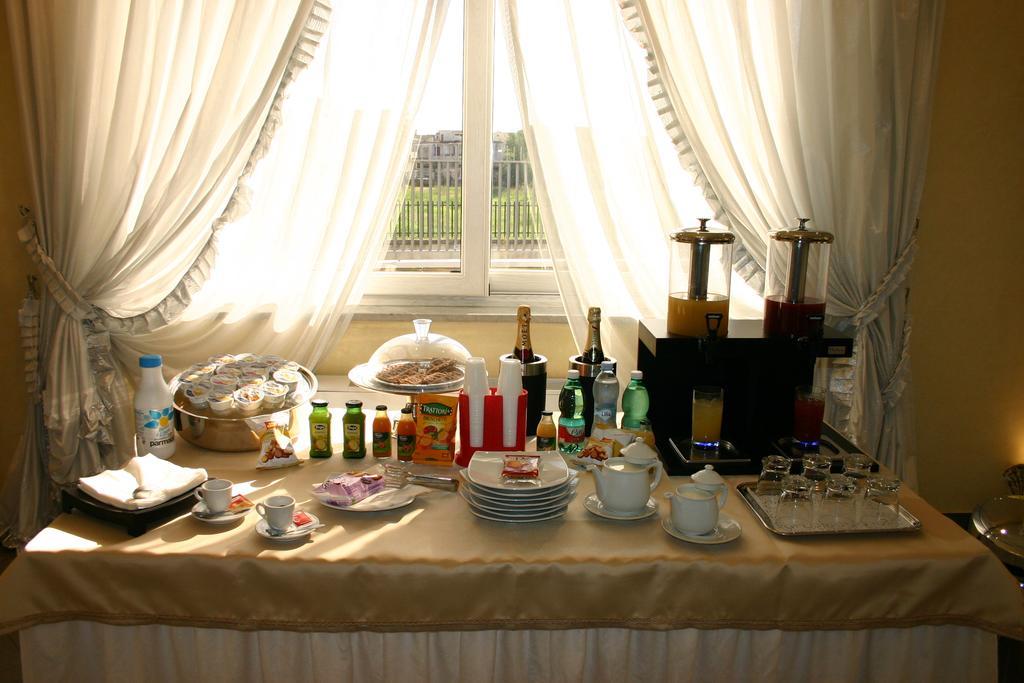 קאסוריה Hotel Luxor מראה חיצוני תמונה
