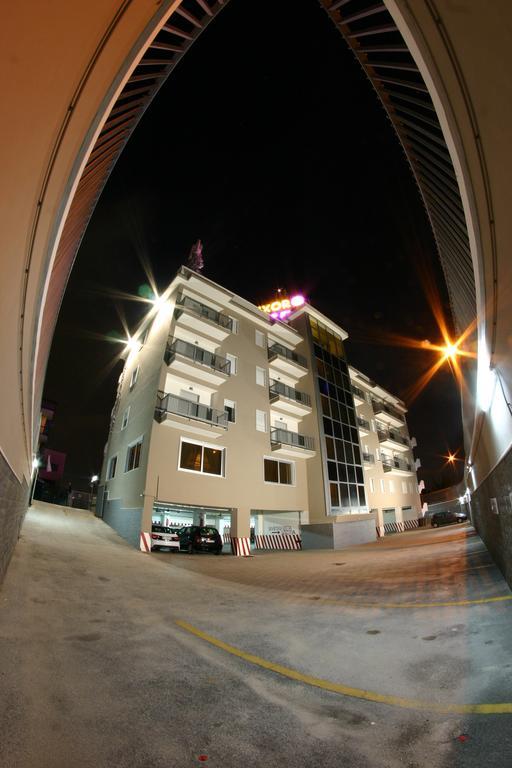 קאסוריה Hotel Luxor מראה חיצוני תמונה