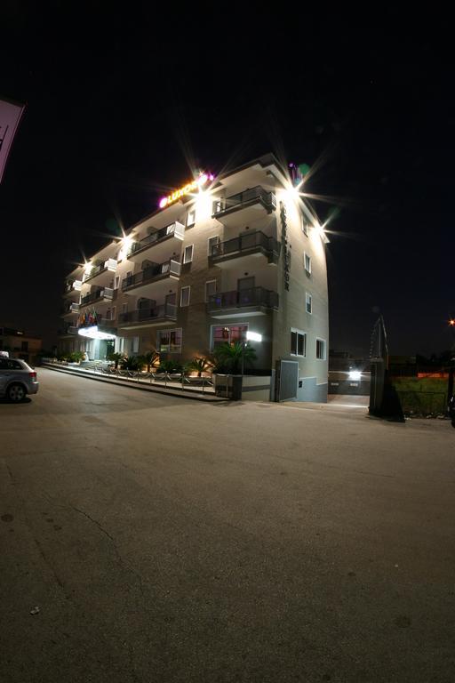 קאסוריה Hotel Luxor מראה חיצוני תמונה