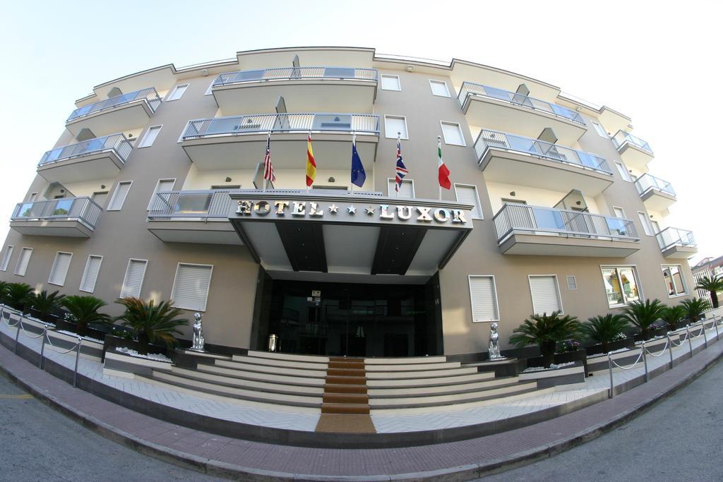 קאסוריה Hotel Luxor מראה חיצוני תמונה