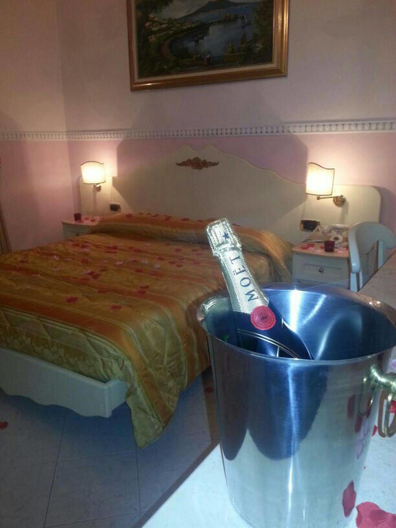 קאסוריה Hotel Luxor מראה חיצוני תמונה