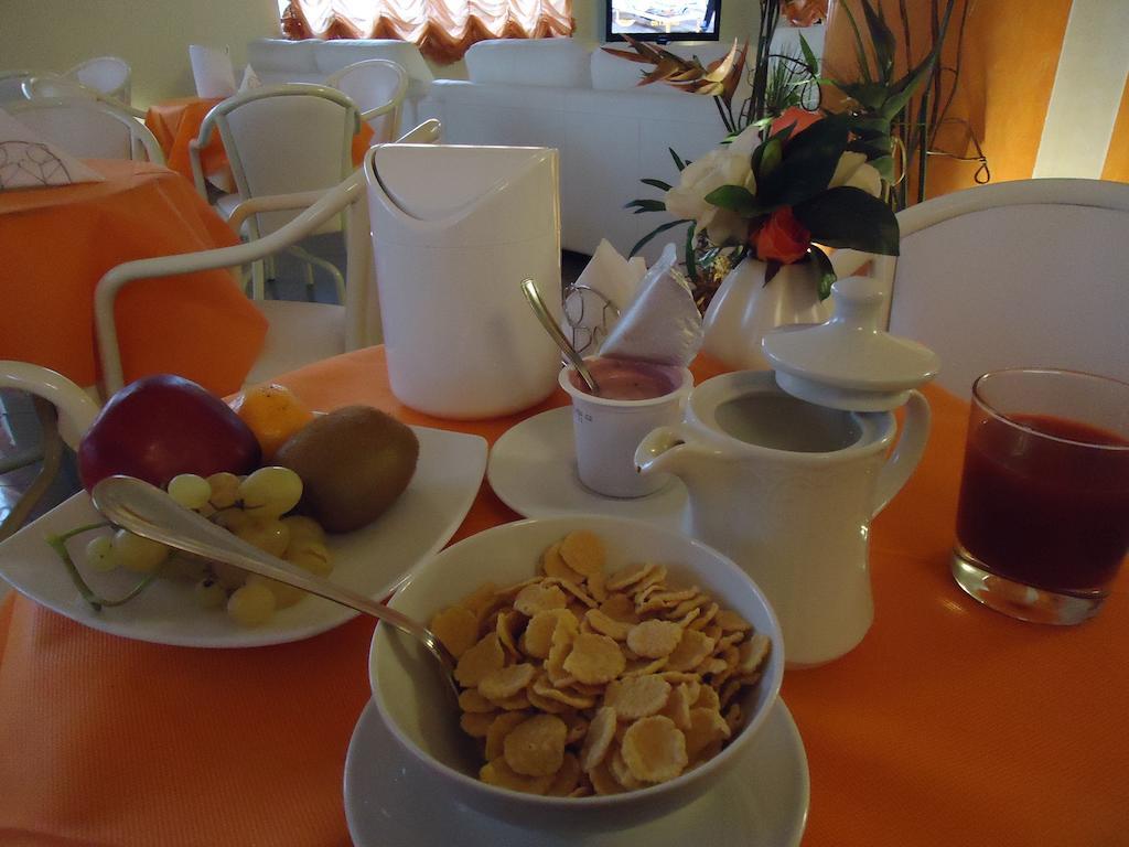 קאסוריה Hotel Luxor מראה חיצוני תמונה